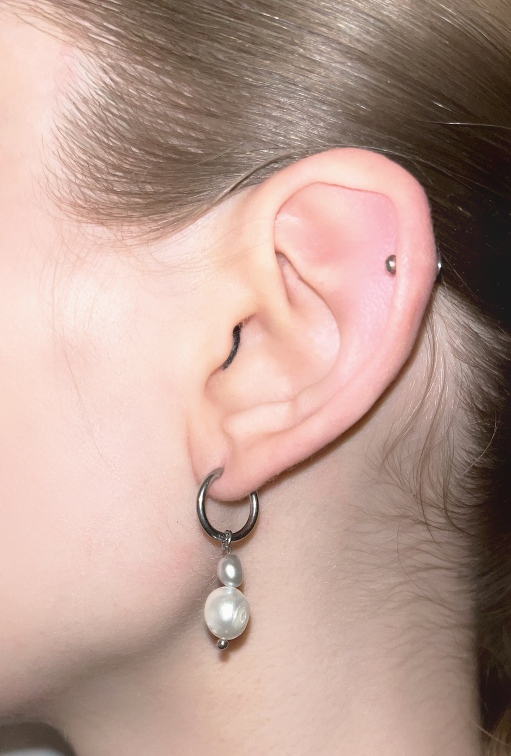 Double Pearl Earring